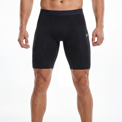 ENGINEERED PERFORMANCE SHORT TIGHT