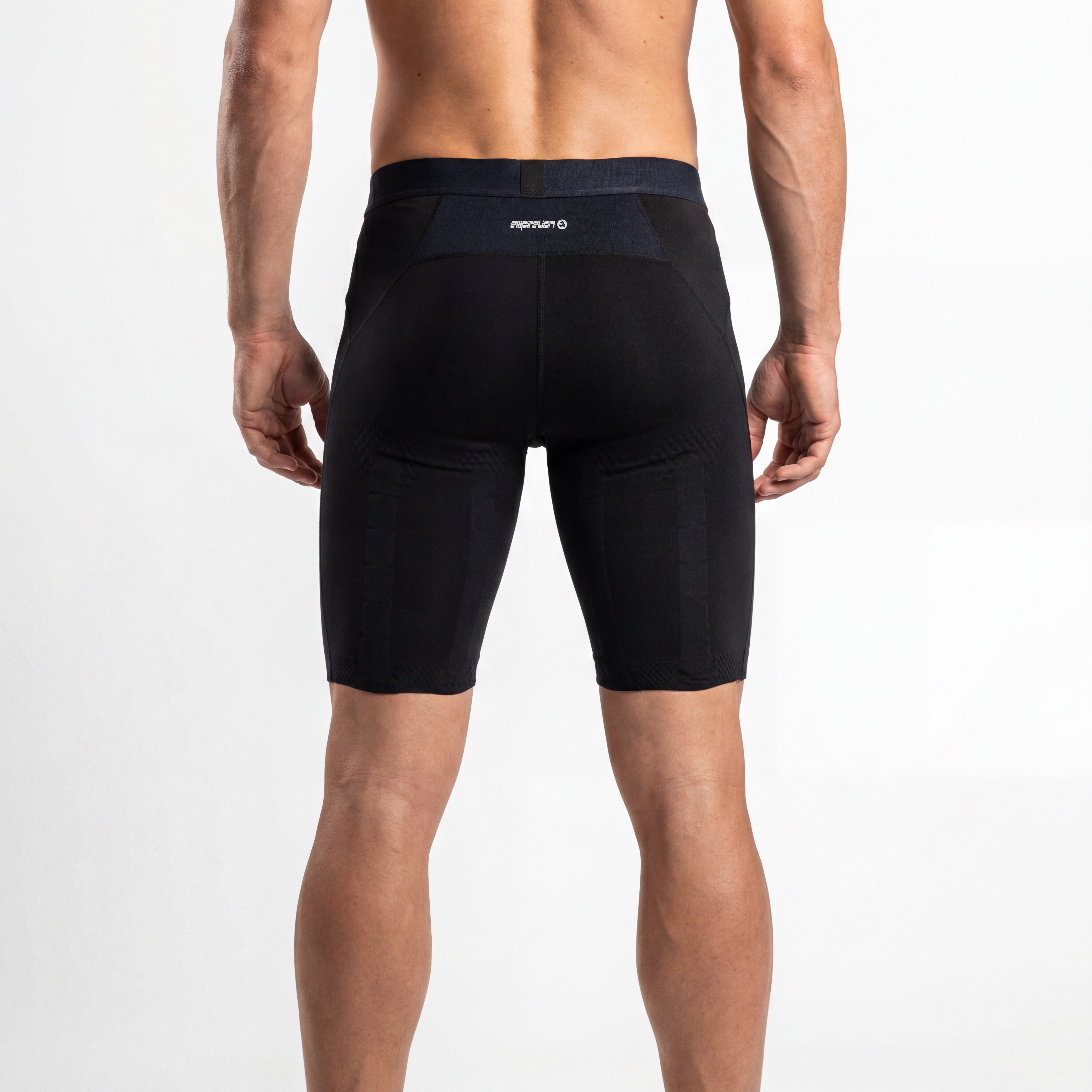ENGINEERED PERFORMANCE SHORT TIGHT