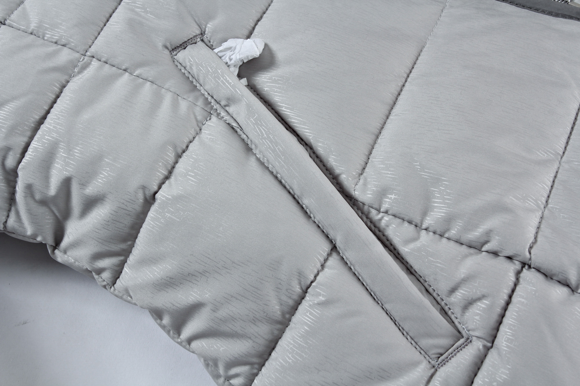 Invisitable Zip Pockets